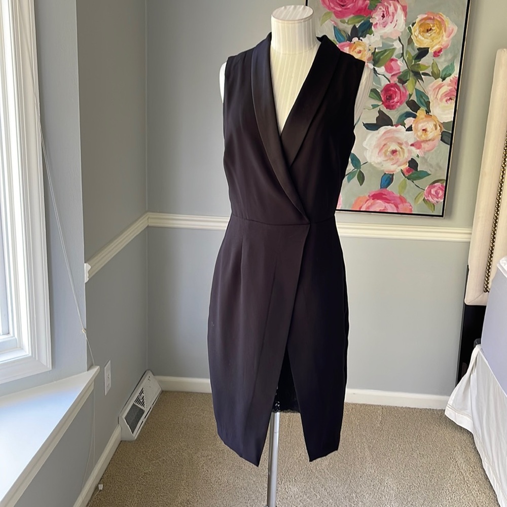 Elegant Black Sleeveless Wrap Dress